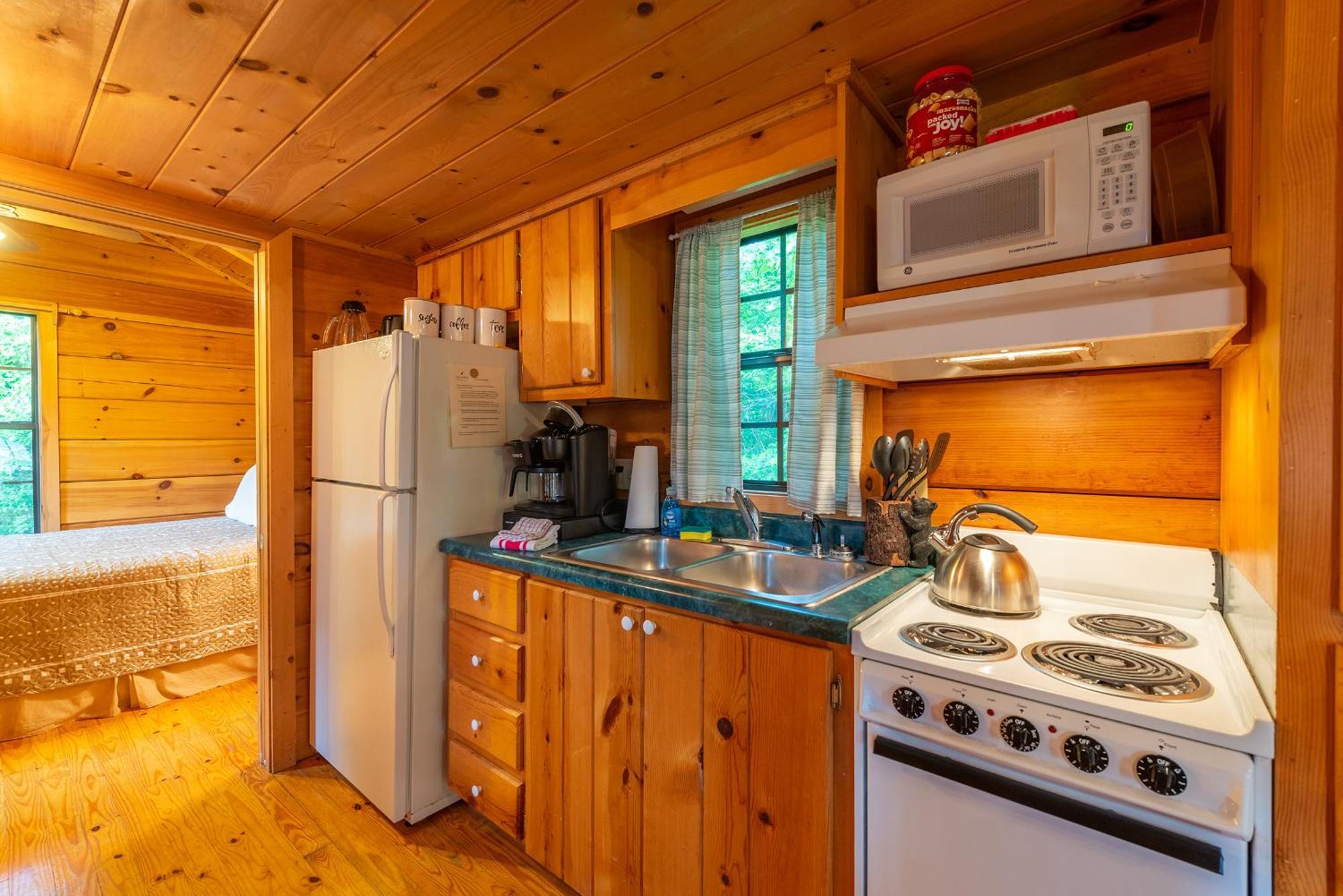 Engadine Inn And Cabins Candler Exterior foto