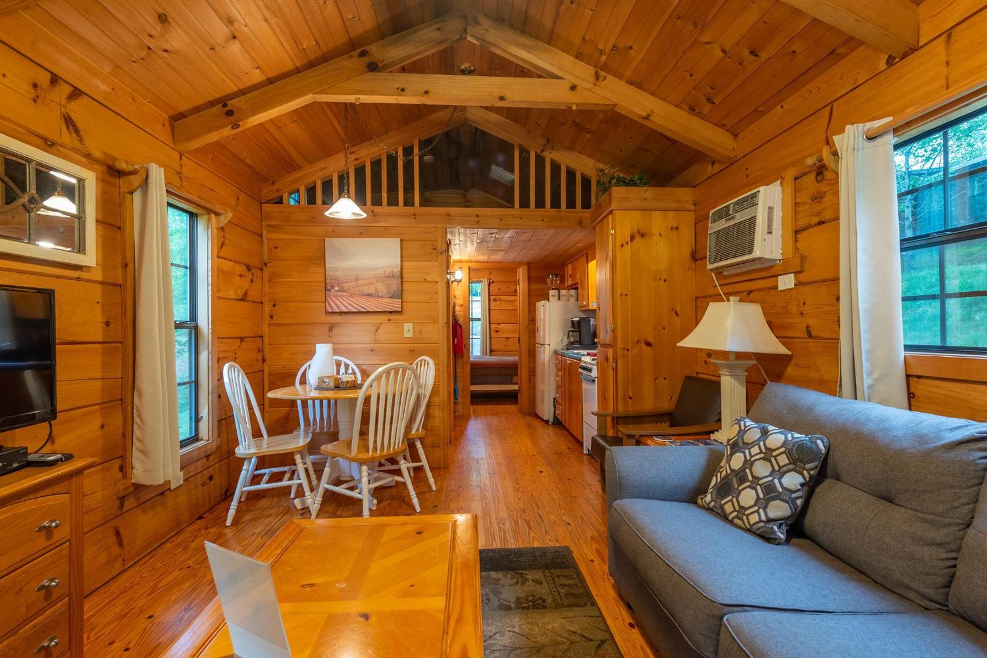 Engadine Inn And Cabins Candler Exterior foto
