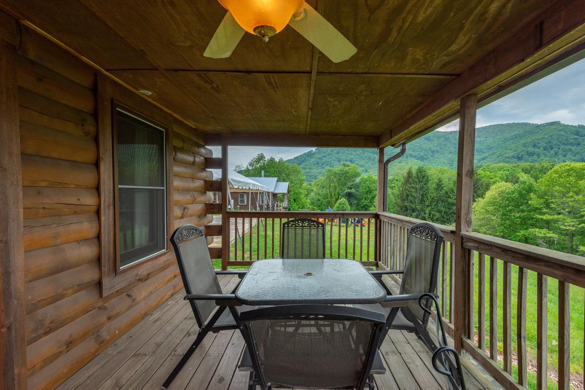 Engadine Inn And Cabins Candler Exterior foto