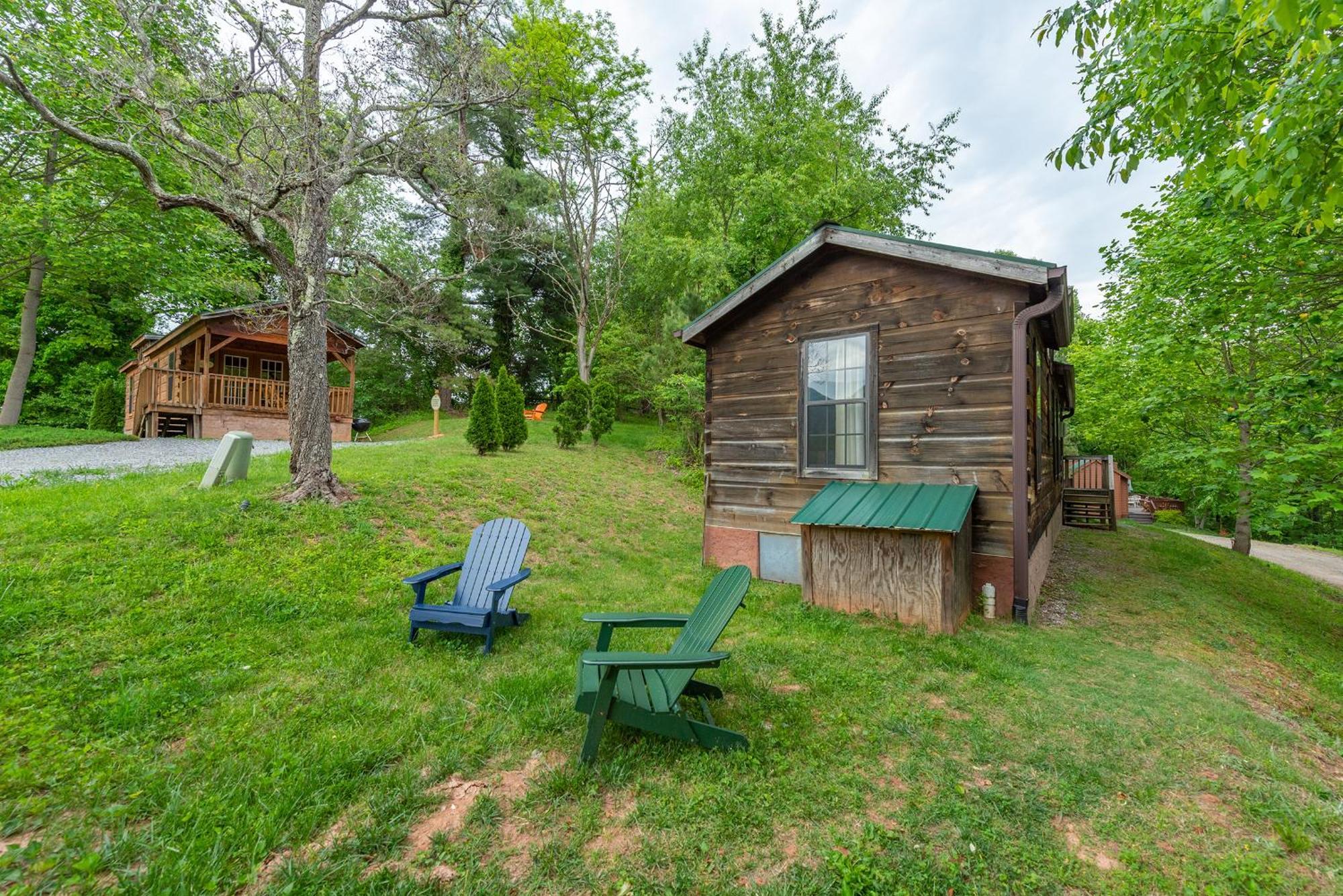 Engadine Inn And Cabins Candler Exterior foto